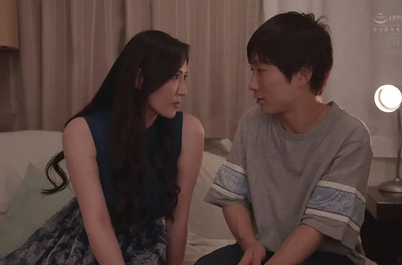 Người chồng lạnh nhạt, vợ yêu uống rượu rồi vụng trộm với cậu học sinh trẻ